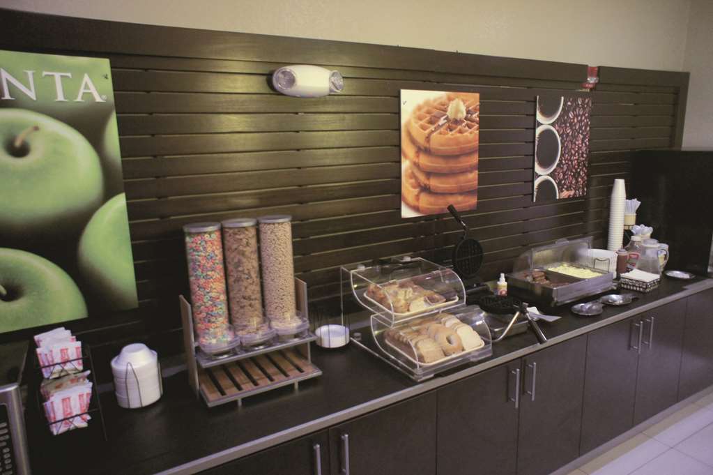 La Quinta By Wyndham Ada Facilidades foto